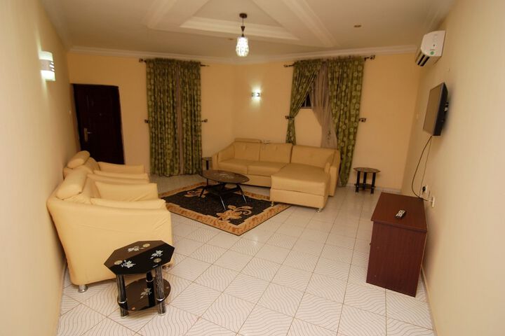Room 14 of 40