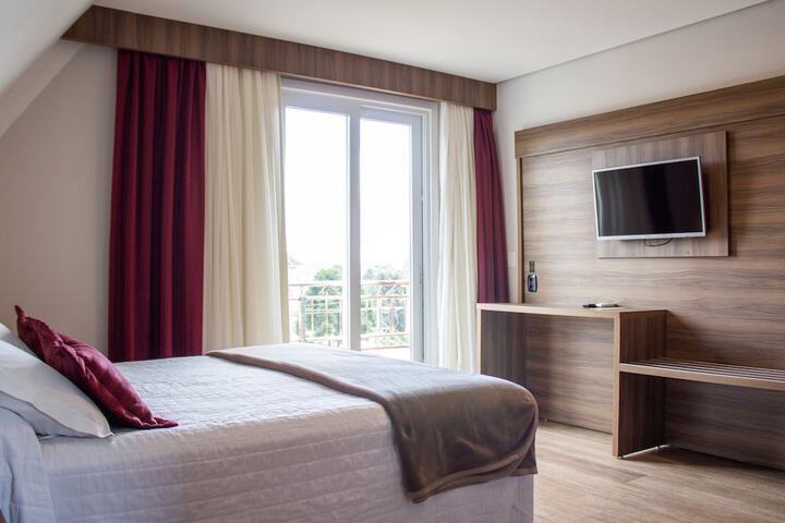 Room 26 of 100