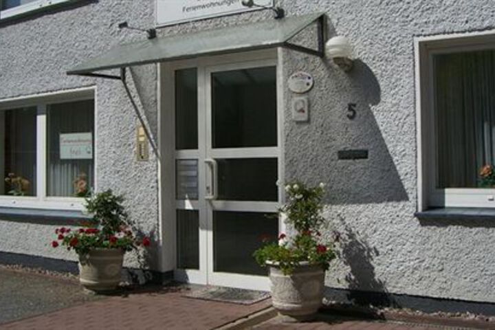 AM KLEINEN BRUNNEN