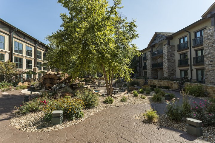 Hotel Exterior 41 of 44