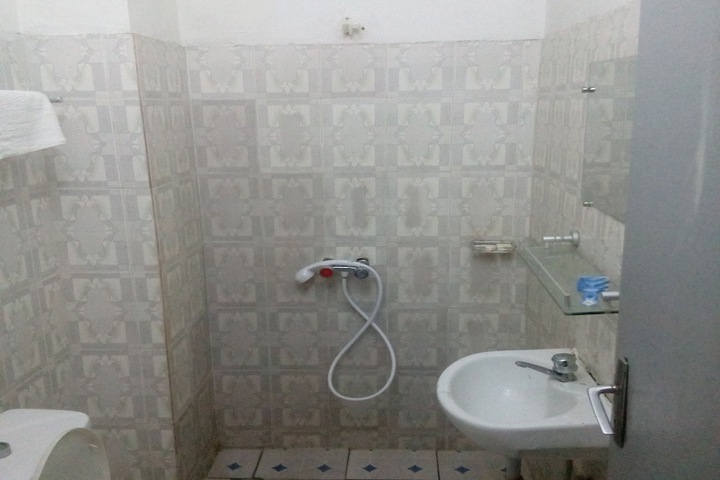 Room 8 of 15
