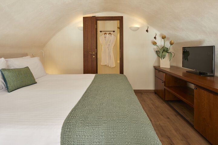 Room 60 of 174