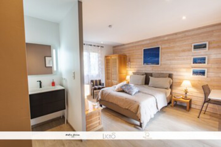 Room 76 of 102