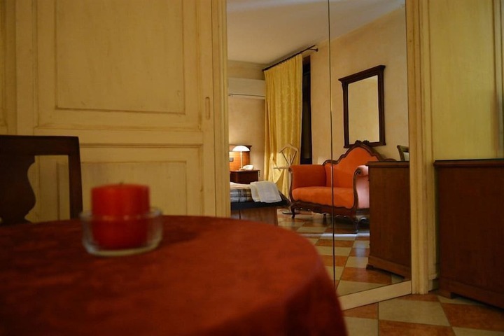 Room 26 of 76