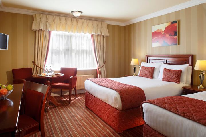Room 4 of 61