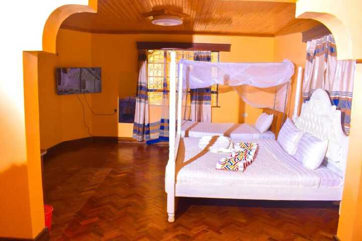 Room 13 of 23