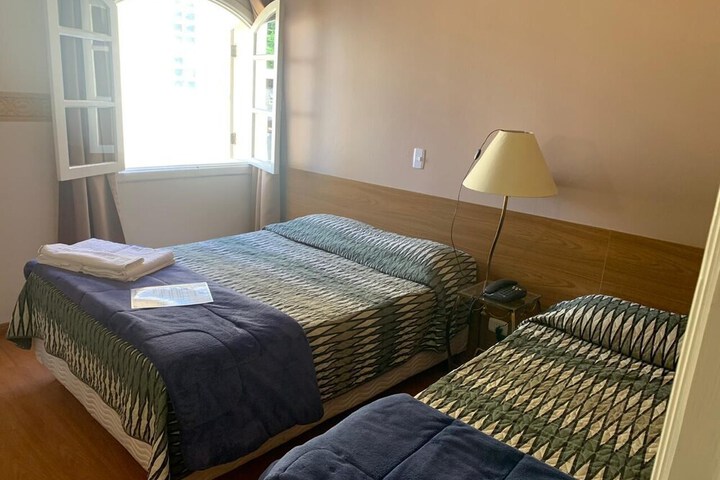 Room 4 of 16