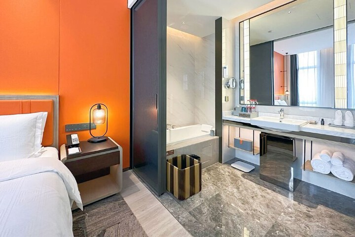 Room 22 of 84