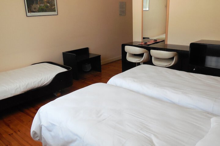 Room 11 of 43