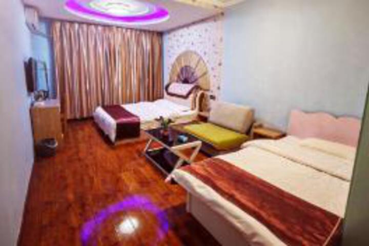 Room 5 of 5