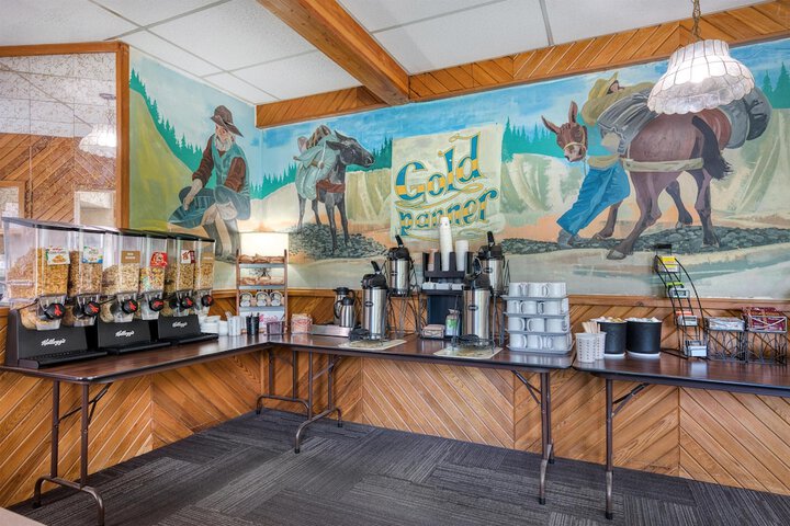 Breakfast/Coffee Service 27 of 34
