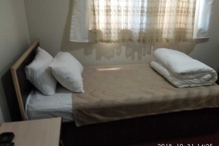 Room 4 of 15