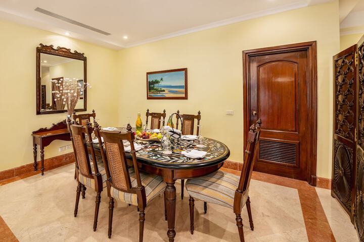 Dining Photos