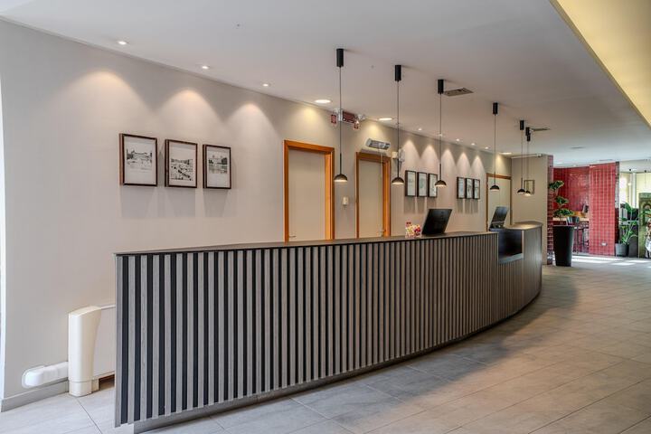 Entrance & Lobby