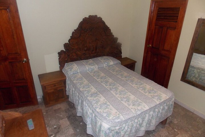 Room 4 of 6