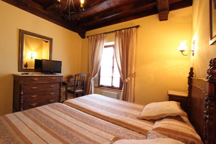 Room 5 of 65