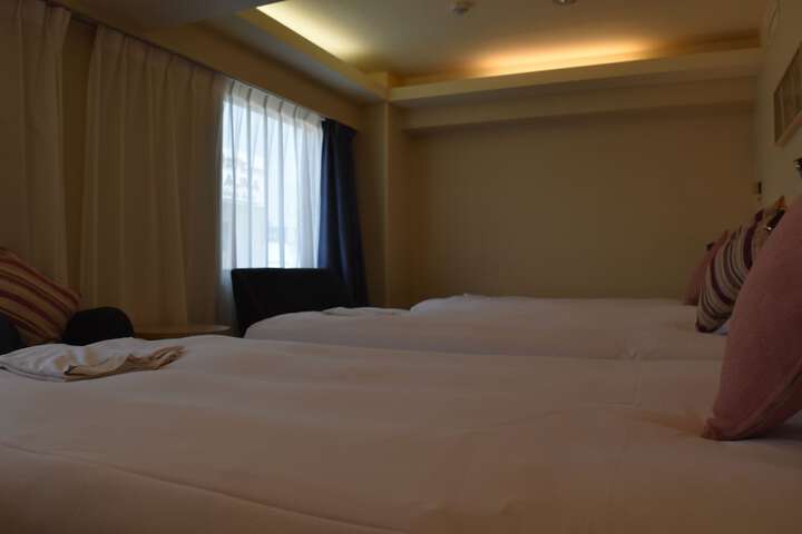 Room 22 of 97