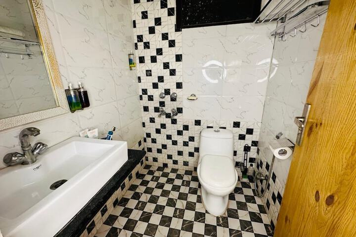 Room 17 of 20