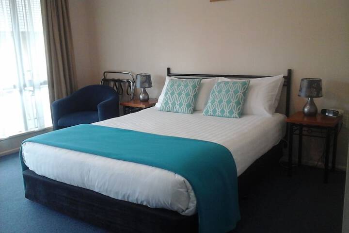 Room 12 of 42
