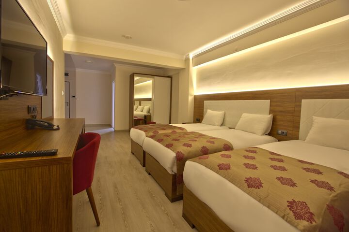 Room 12 of 20
