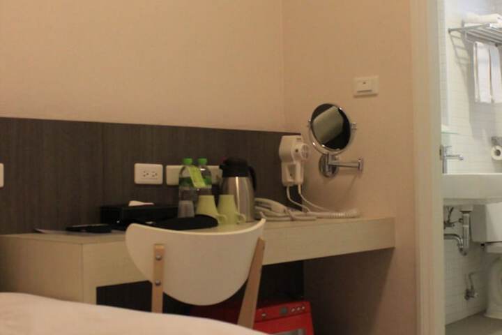 Room 19 of 48