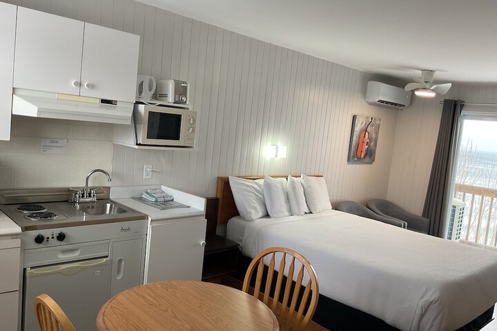 Room 27 of 71