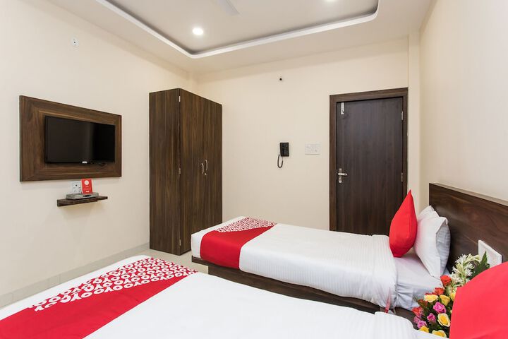 Room 12 of 20