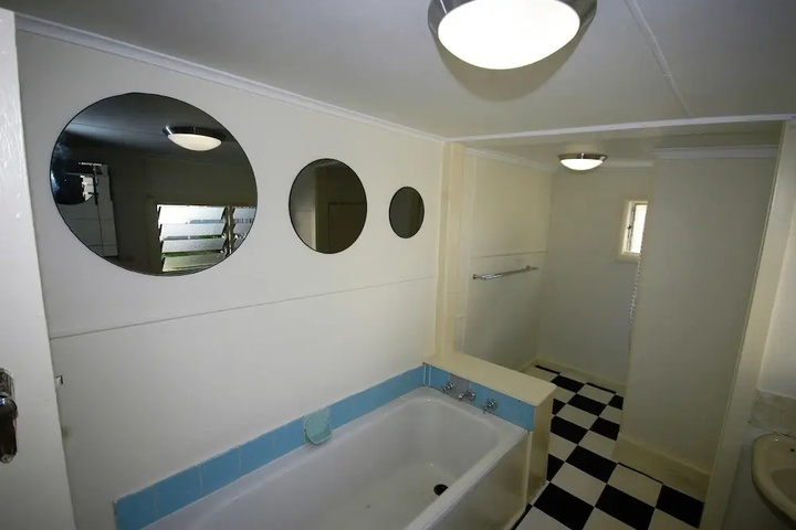 Room 8 of 14