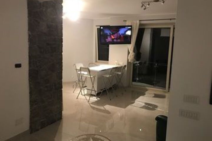 Room 9 of 10