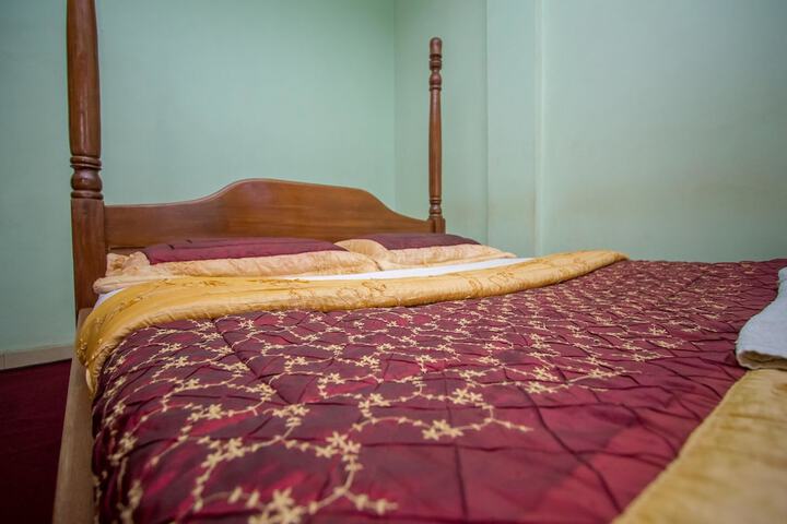 Room 16 of 38