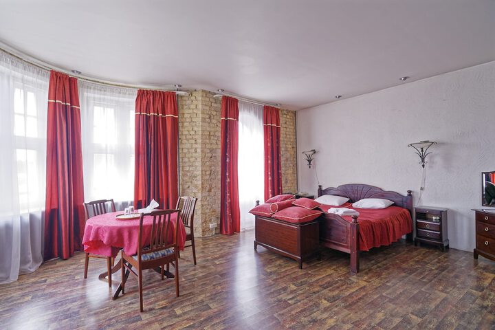 Room 54 of 272