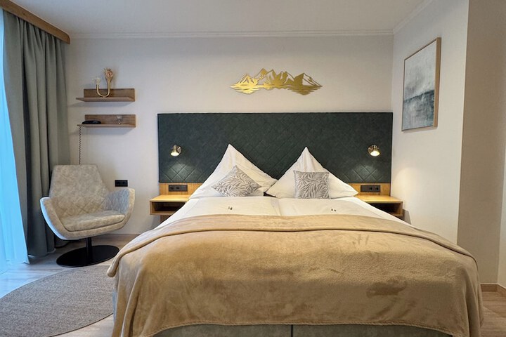 Room 44 of 207