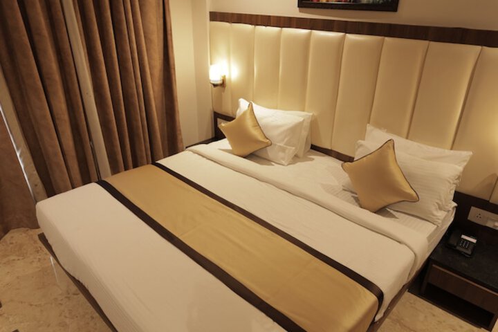 Room 13 of 49