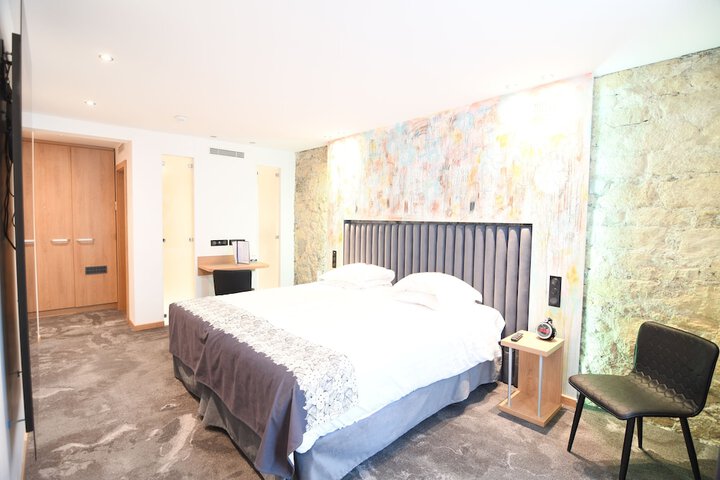 Room 55 of 104