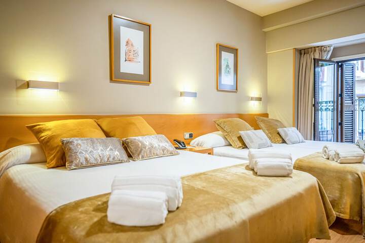 Room 42 of 76