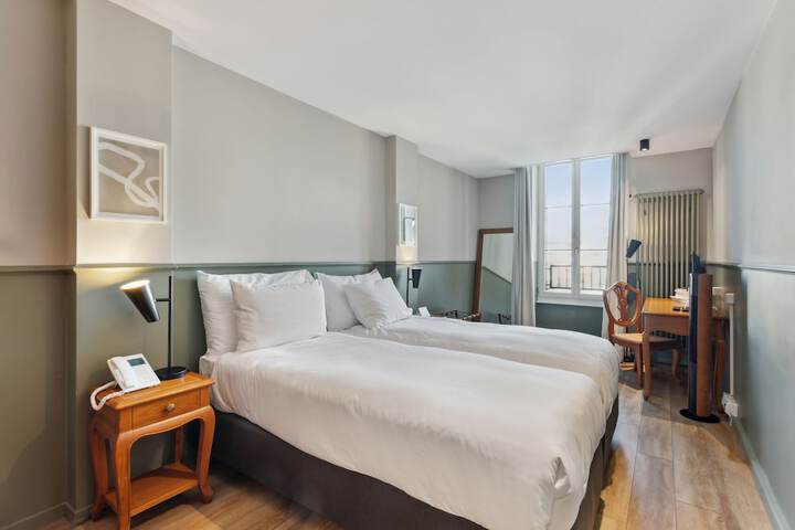 Room 17 of 29