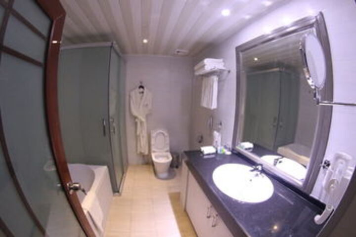Room 4 of 47