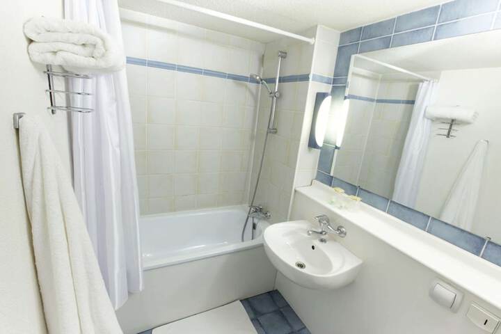 Room 15 of 31