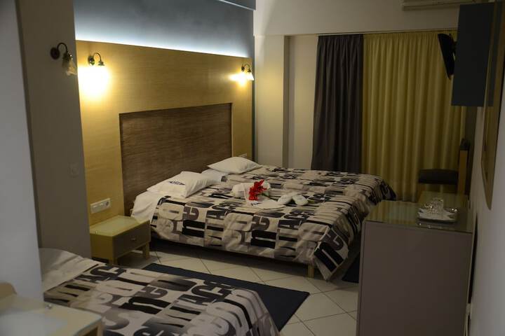 Room 6 of 34