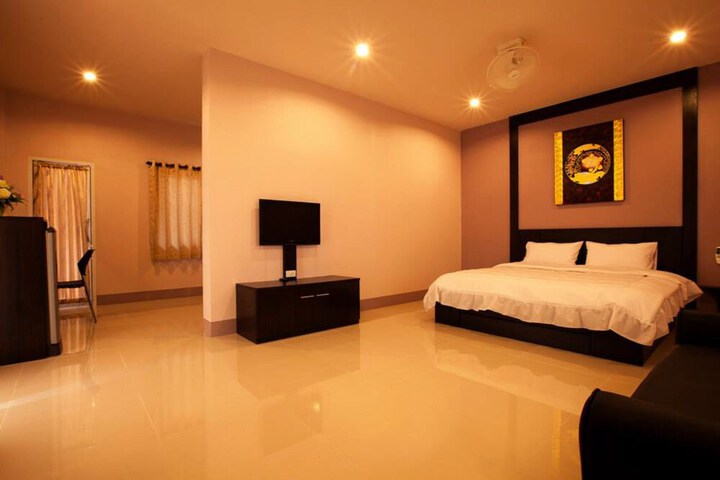 Room 5 of 42