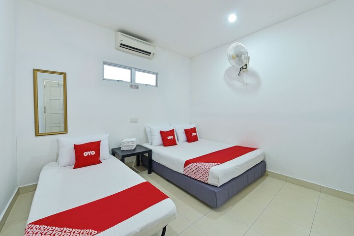 Room 16 of 28
