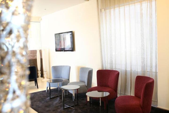 Lounge 57 of 83