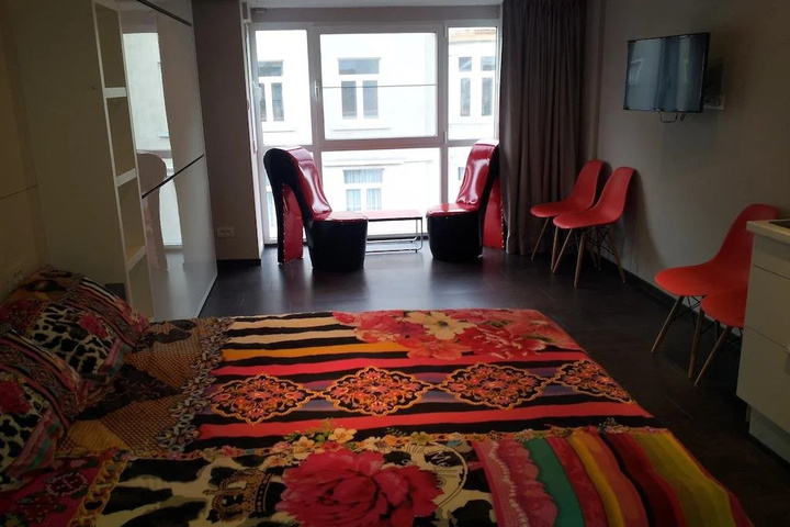 Room 4 of 24
