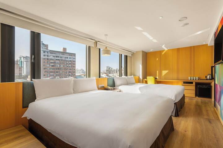 Room 51 of 103