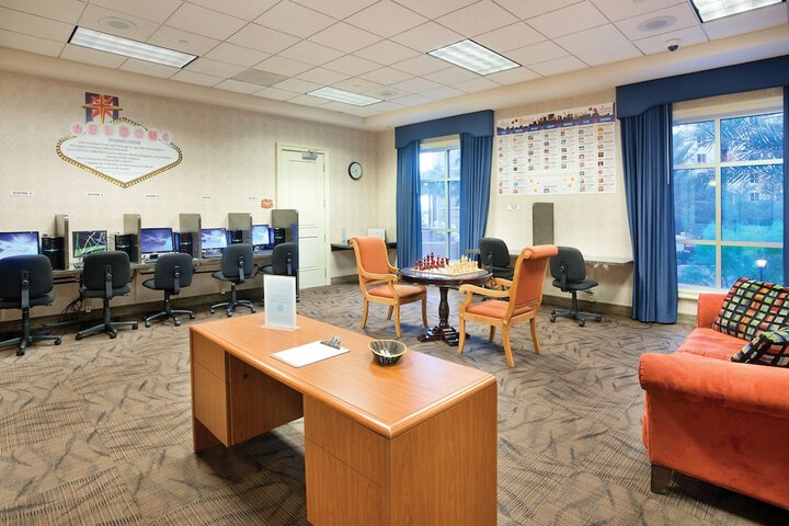 Business Center 22 of 32