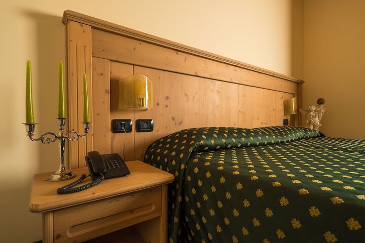 Room 9 of 46