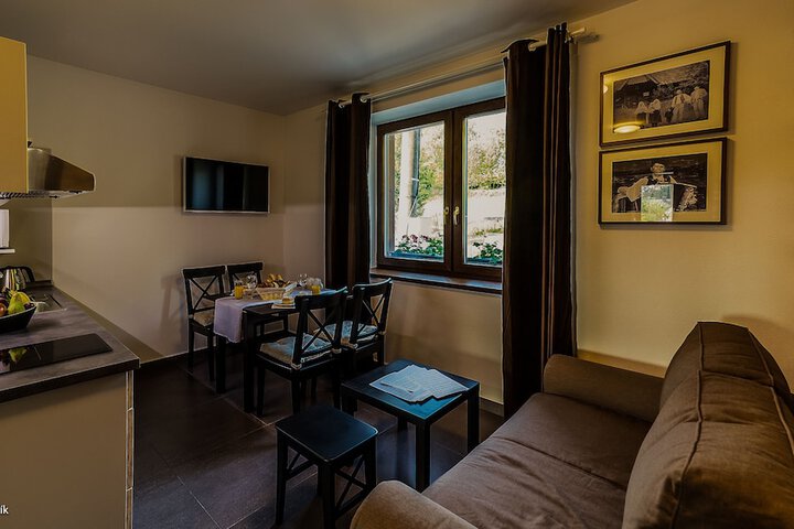 Room 4 of 31