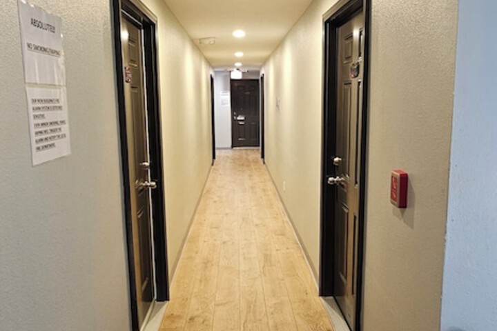 Ballroom/Hall 12 of 16