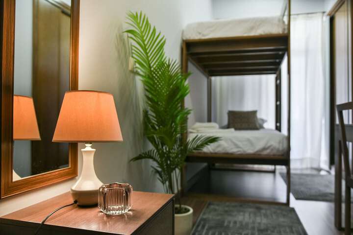 Room 18 of 80