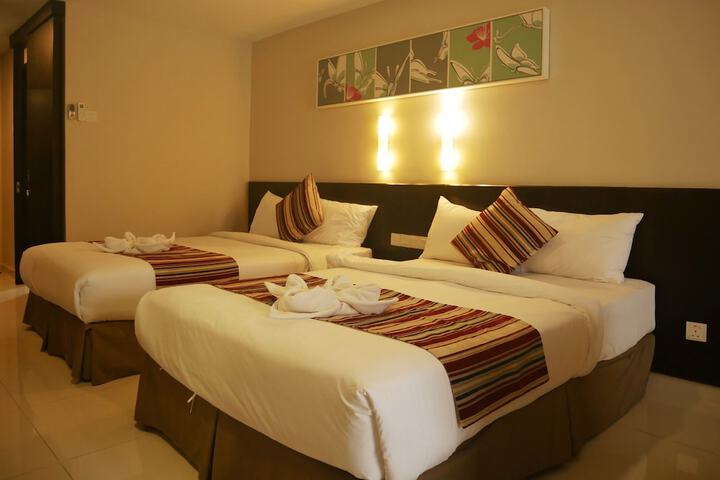 Room 13 of 65